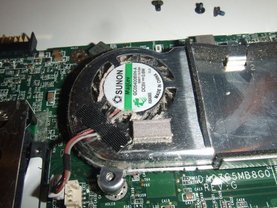 You can't vacuum stuff when it's in a computer.  That will kill it.